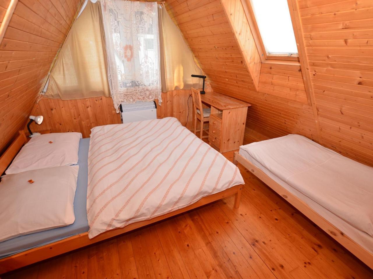 Nice Holiday Home In The Ore Mountains Only 500M From The Chairlift Лоучна-под-Кліновцем Екстер'єр фото